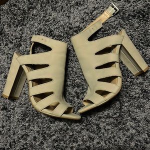 Steve Madden Grey Heels Size 6.5, Excellent Condition